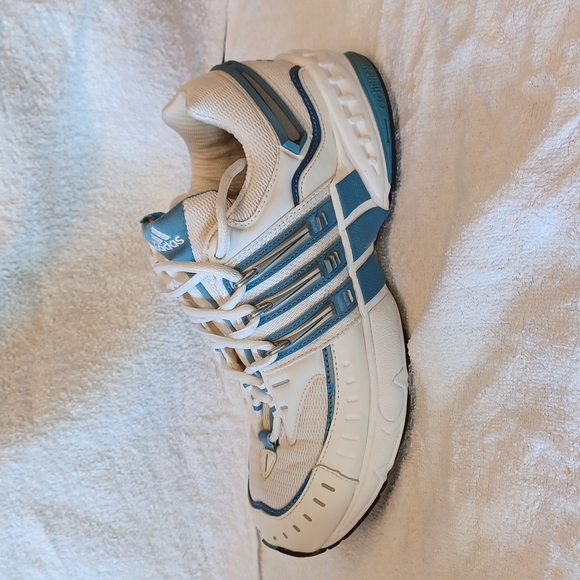 Adidas Classic Cross Training/Running Shoe NEW- Sz. 8.5 - Picture 9 of 14